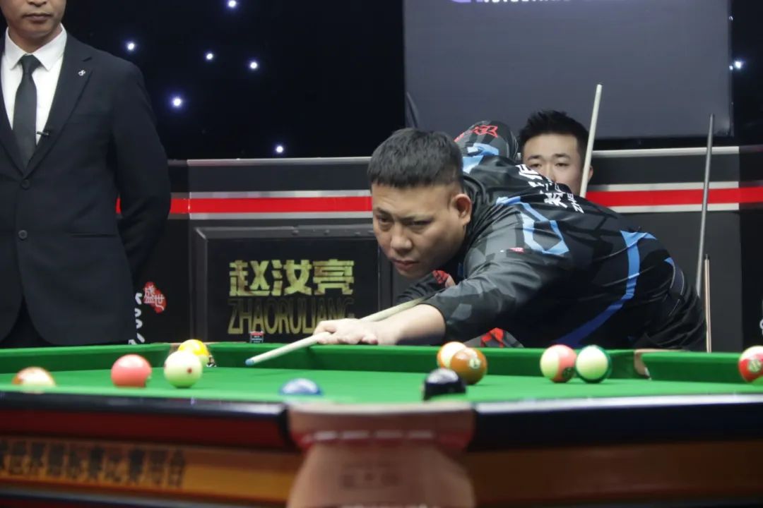 兩人不僅聯 兩人不僅聯